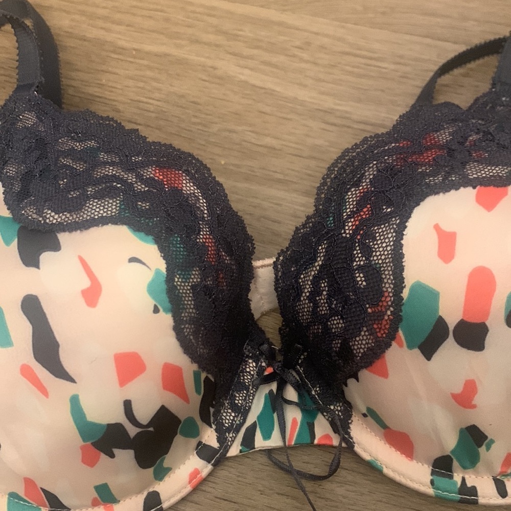 Bra - Picture 2 of 3
